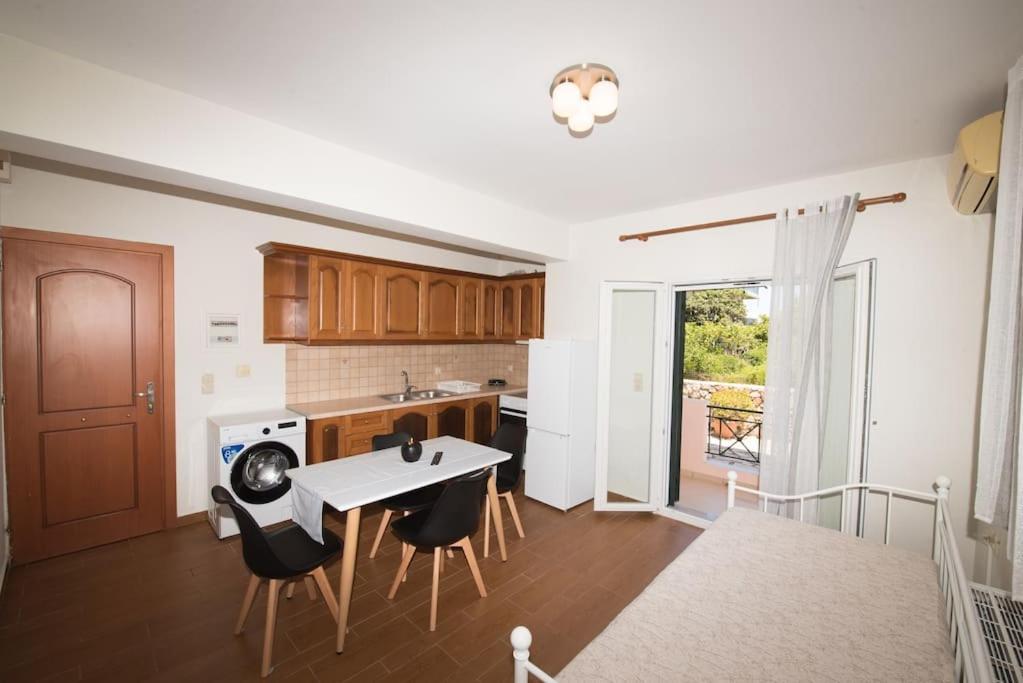 Anna Maria Apartment Lefkáda エクステリア 写真