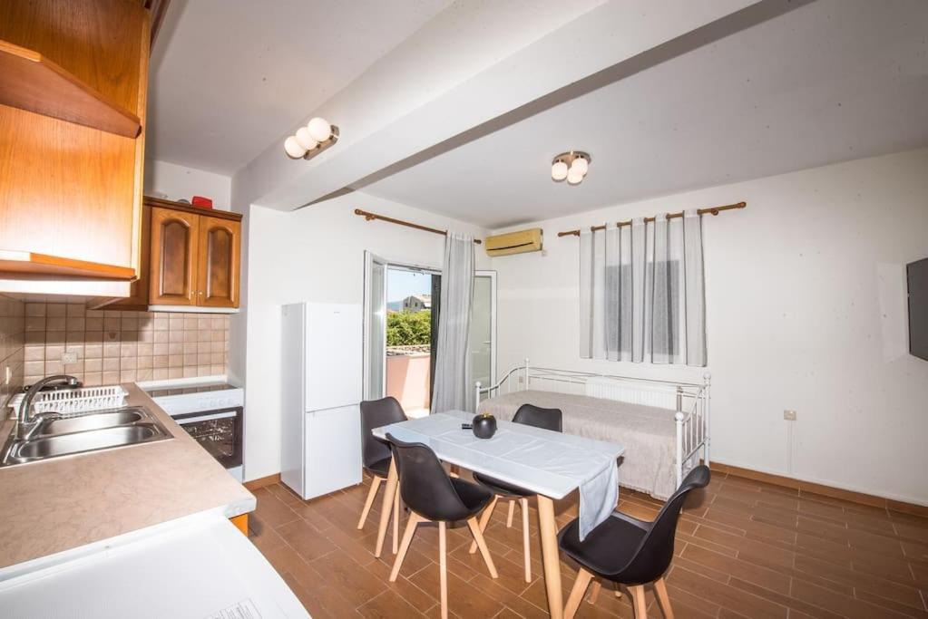 Anna Maria Apartment Lefkáda エクステリア 写真